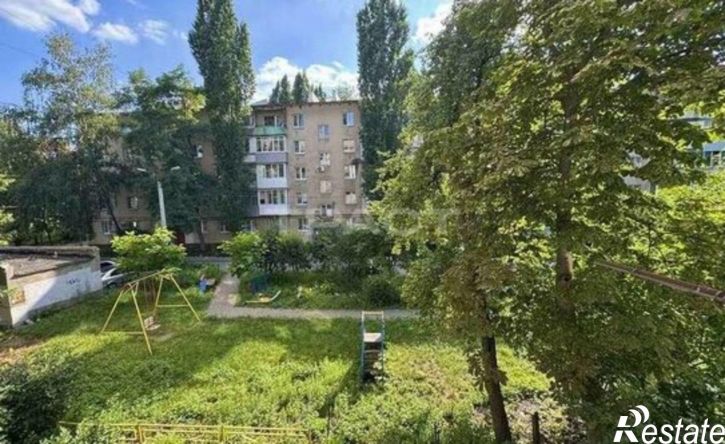 2-комн квартира ул 20-летия Октября, 107,  д. 107