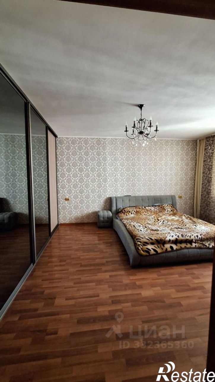 3-комн квартира ул 9 Января, 262/1,  д. 262/1