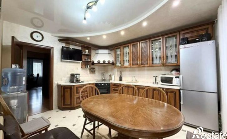 3-комн квартира ул 45 стрелковой дивизии, 226в,  д. 226в