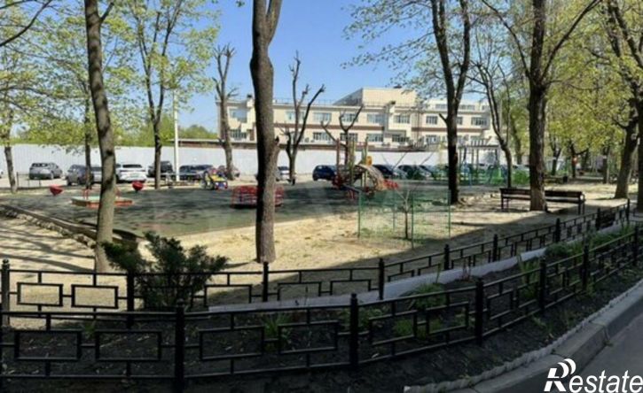 2-комн квартира ул Героев Стратосферы, 15,  д. 15