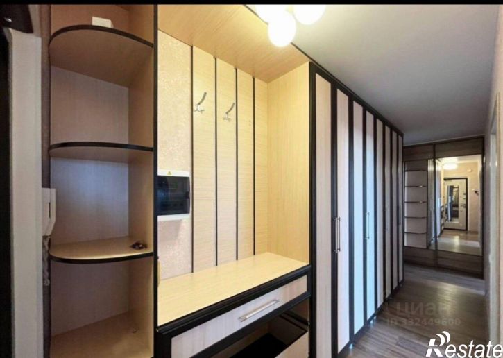 3-комн квартира ул Коренцова, 9,  д. 9