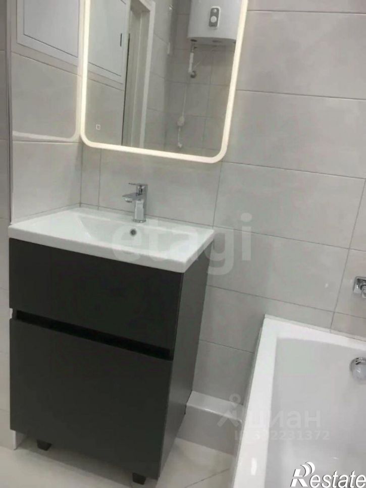 3-комн квартира ул Хользунова, 12,  д. 12
