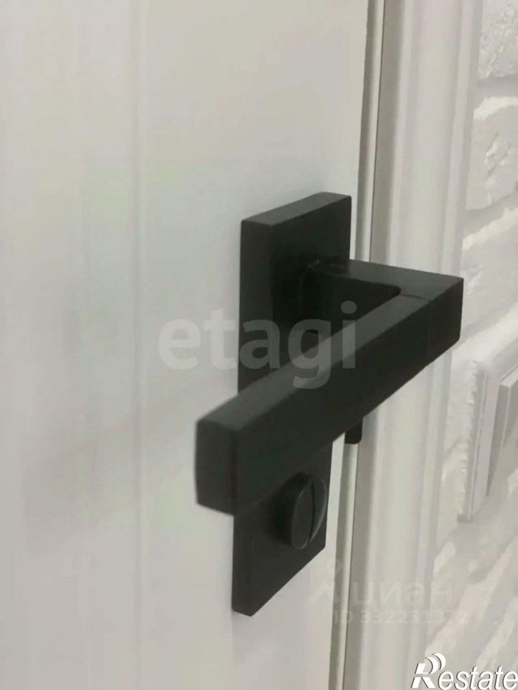 3-комн квартира ул Хользунова, 12,  д. 12