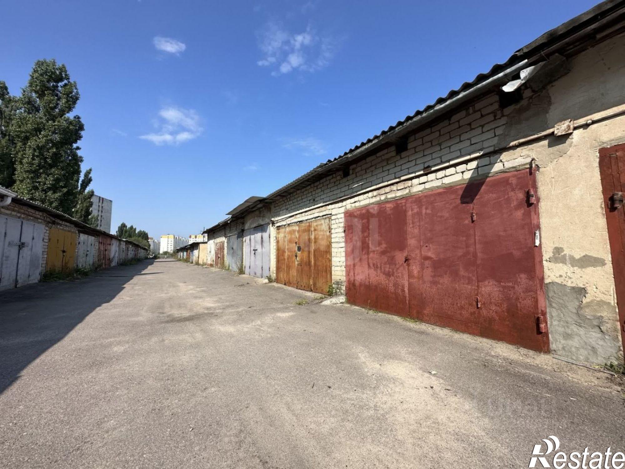 Купить гараж, место в паркинге за 372 172 рублей на ул Любы Шевцовой, 34