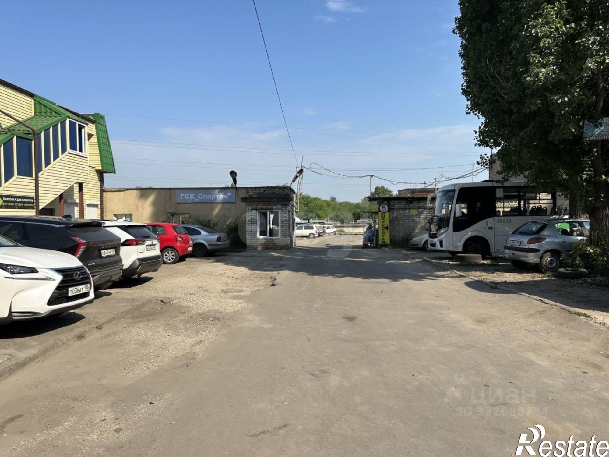 Купить гараж, место в паркинге за 372 172 рублей на ул Любы Шевцовой, 34