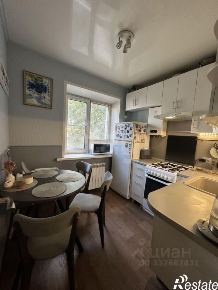 2-комн квартира ул Космонавтов, 10,  д. 10