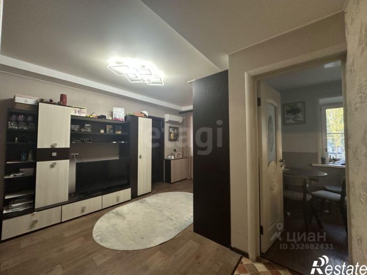 2-комн квартира ул Космонавтов, 10,  д. 10