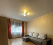 2-комн, 56кв м, этаж 2/10 ул 9 Января, 262/3
