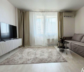 1-комн, 45кв м, этаж 15/17 б-р Победы, 50
