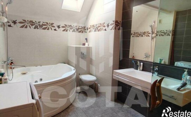 2-комн квартира ул Комиссаржевской, 15а,  д. 15а