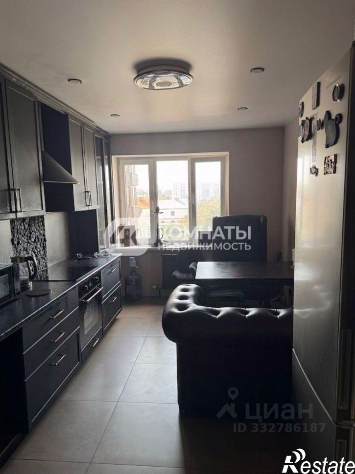 3-комн квартира пр-кт Труда, 72,  д. 72