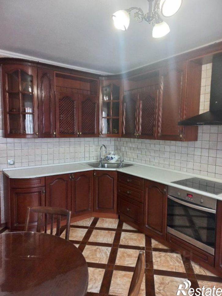 2-комн квартира ул 60 Армии, 27,  д. 27
