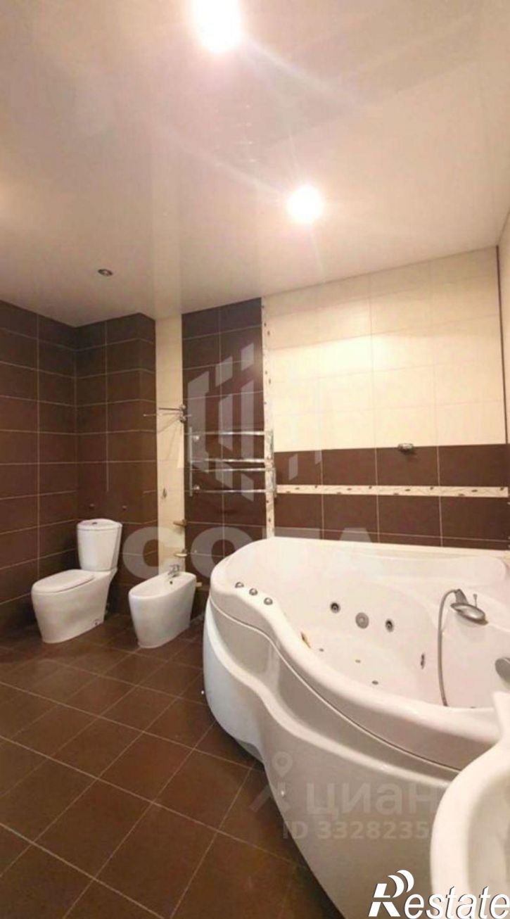 3-комн квартира ул Пятницкого, 15,  д. 15