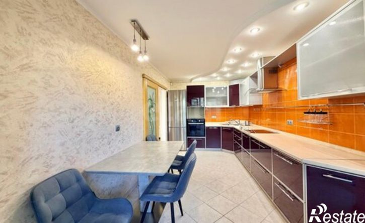 3-комн квартира б-р Победы, 41а,  д. 41а