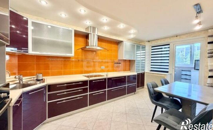 3-комн квартира б-р Победы, 41а,  д. 41а