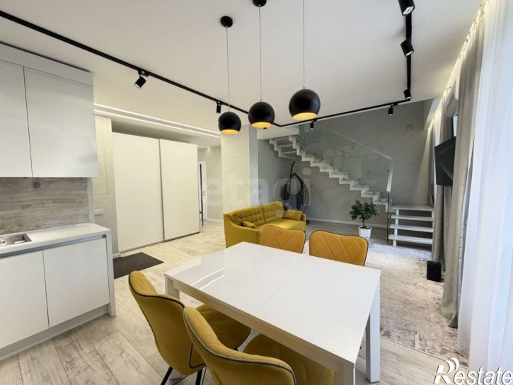 3-комн квартира ул Багряная, 16д,  д. 16д