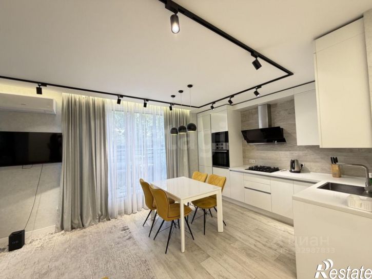 3-комн квартира ул Багряная, 16д,  д. 16д
