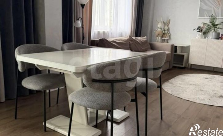 3-комн квартира ул Хользунова, 38/7,  д. 38/7