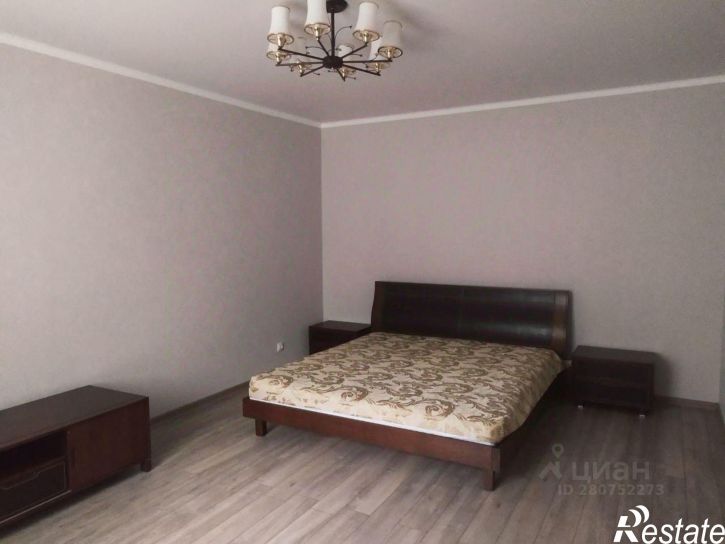 3-комн квартира ул Моисеева, 10,  д. 10