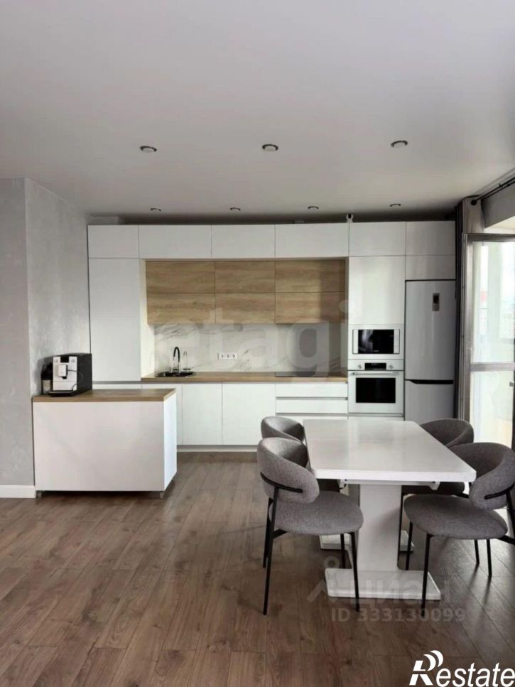 3-комн квартира ул Хользунова, 38/7,  д. 38/7