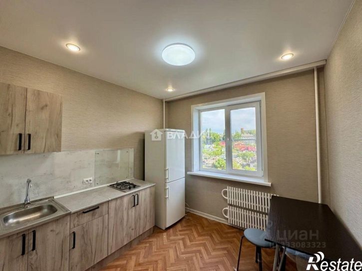 2-комн квартира ул 45 стрелковой дивизии, 223,  д. 223