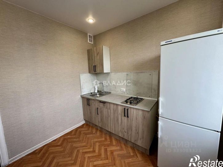 2-комн квартира ул 45 стрелковой дивизии, 223,  д. 223