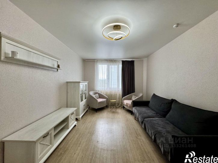 3-комн квартира ул Серафима Саровского, 179,  д. 179