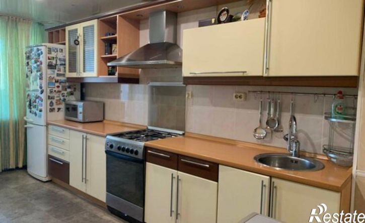 4-комн квартира б-р Победы, 13,  д. 13