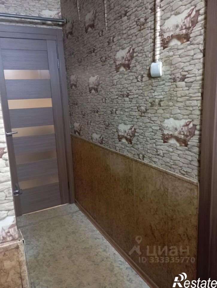 2-комн квартира ул Космонавта Комарова, 5,  д. 5