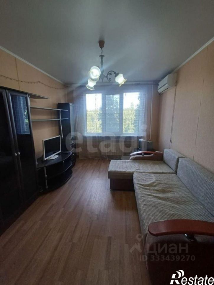 2-комн квартира ул Космонавта Комарова, 2,  д. 2