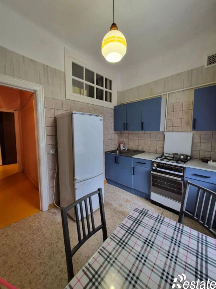 3-комн квартира ул Героев Стратосферы, 8,  д. 8