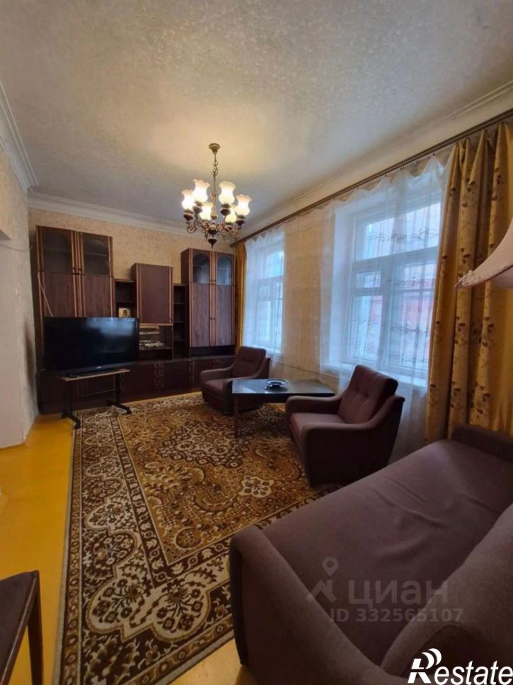 3-комн квартира ул Героев Стратосферы, 8,  д. 8