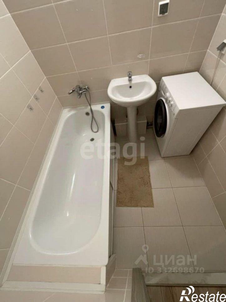 2-комн квартира улица Коренцова, 1,  д. 1