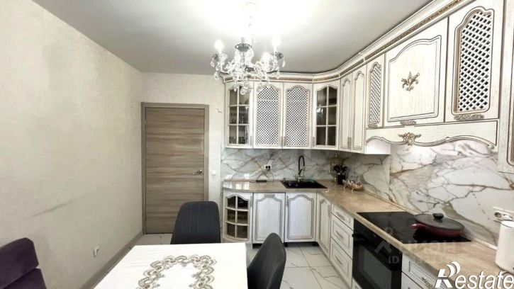 4-комн квартира улица Артамонова, 38Д,  д. 38Д