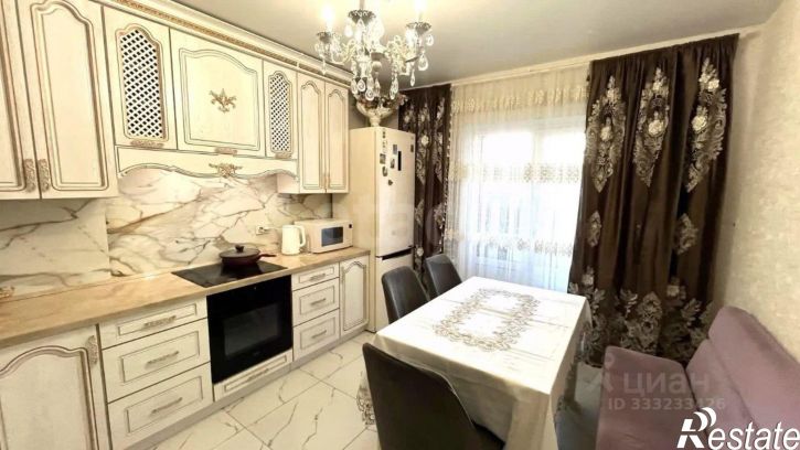 4-комн квартира улица Артамонова, 38Д,  д. 38Д