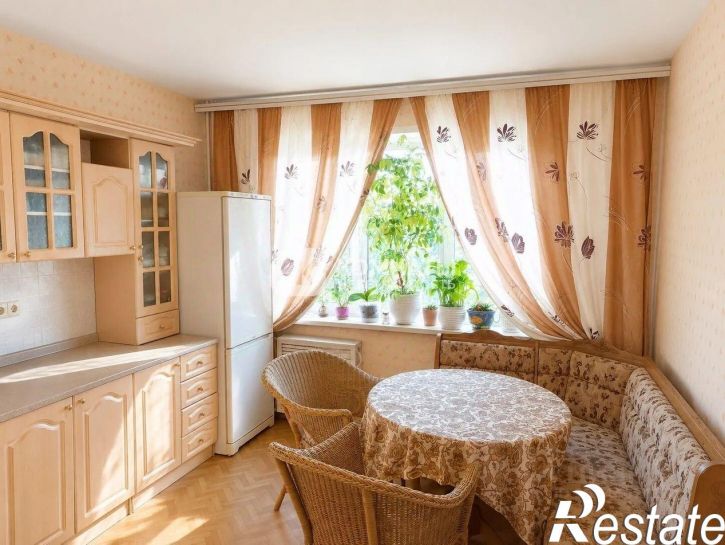 4-комн квартира Московский проспект, 92,  д. 92