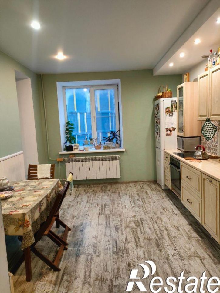 3-комн квартира улица Моисеева, 10,  д. 10