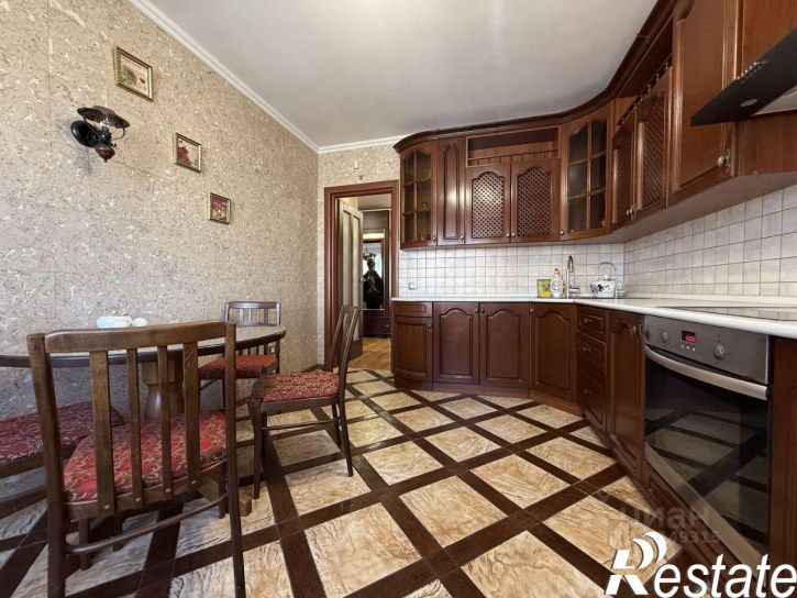 2-комн квартира улица 60-й Армии, 27,  д. 27