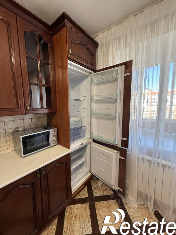 2-комн квартира улица 60-й Армии, 27,  д. 27