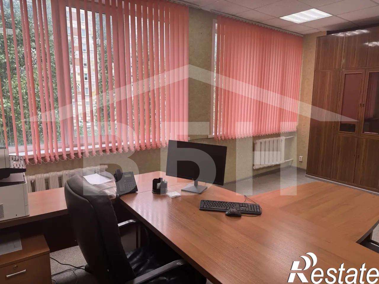 Сдать офис, помещение под офис за 600 рублей на Патриотов проспект, 21
