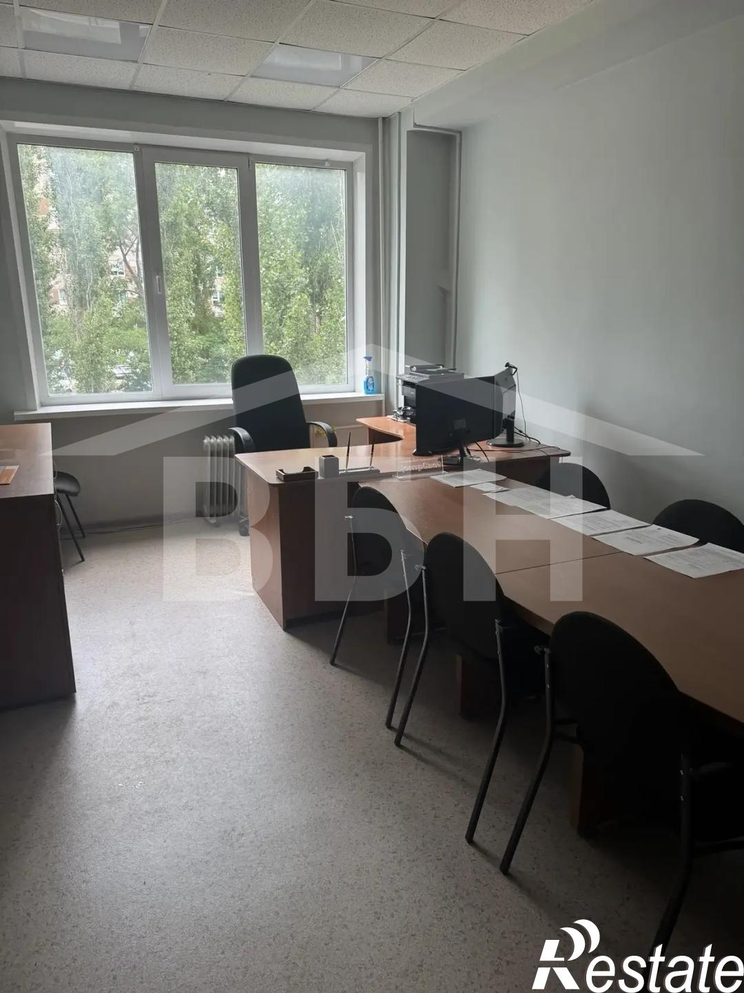 Сдать офис, помещение под офис за 600 рублей на Патриотов проспект, 21