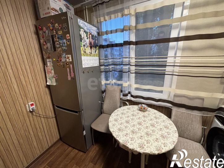 4-комн квартира улица Хользунова, 100,  д. 100