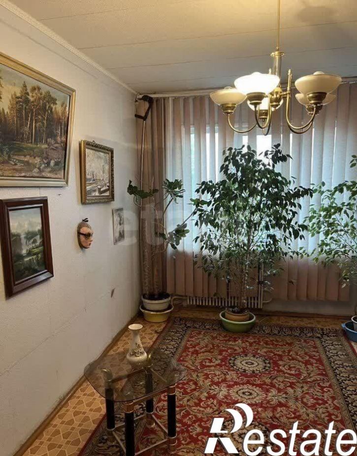 4-комн квартира улица Хользунова, 92,  д. 92