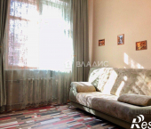 комната 130 кв м улица Героев Стратосферы, 1