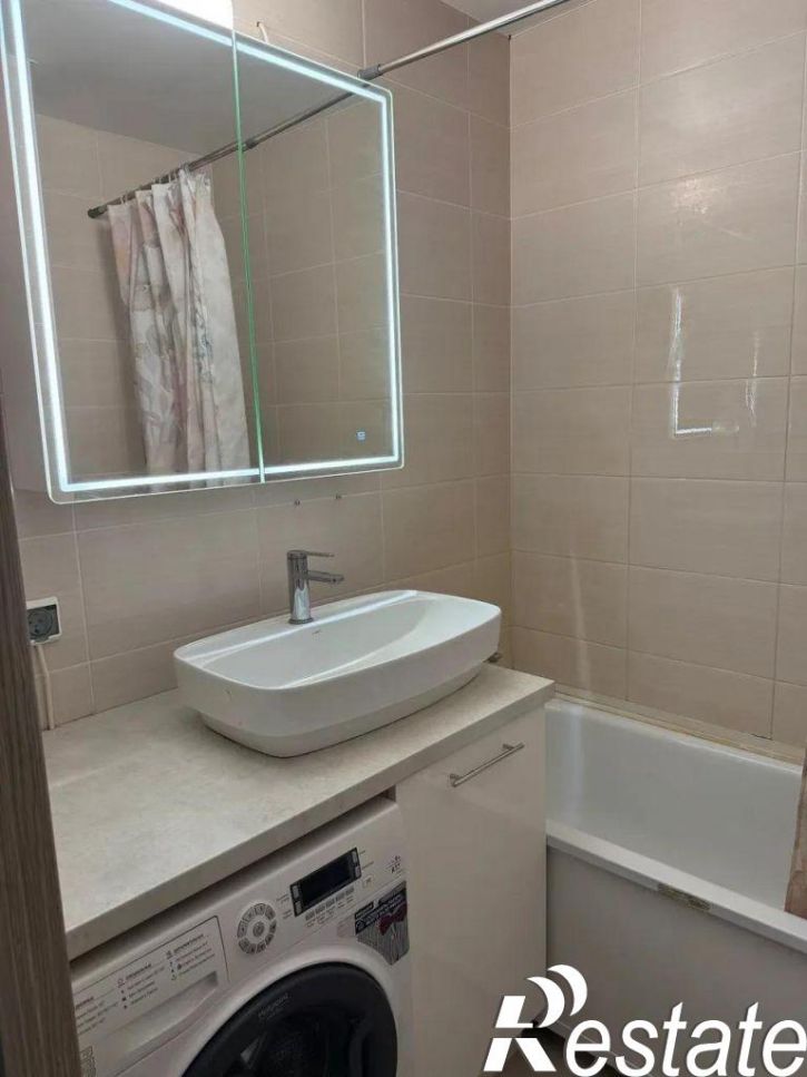 2-комн квартира 9 Января ул, 68к2