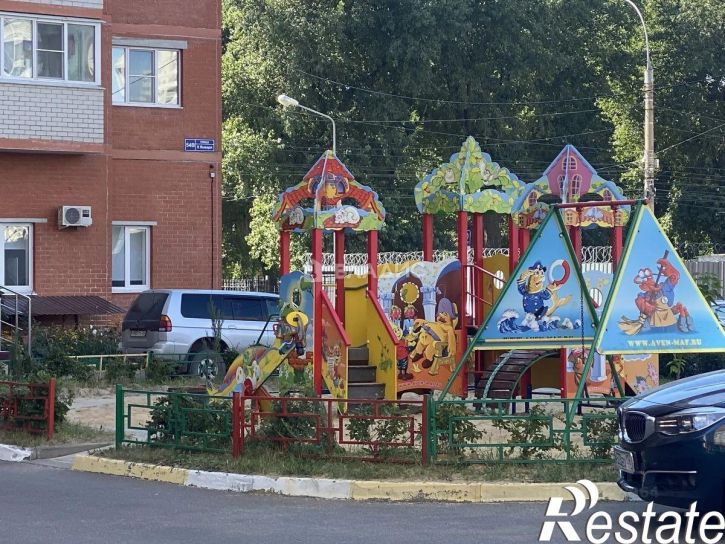 3-комн квартира улица 9 Января, 54В,  д. 54В