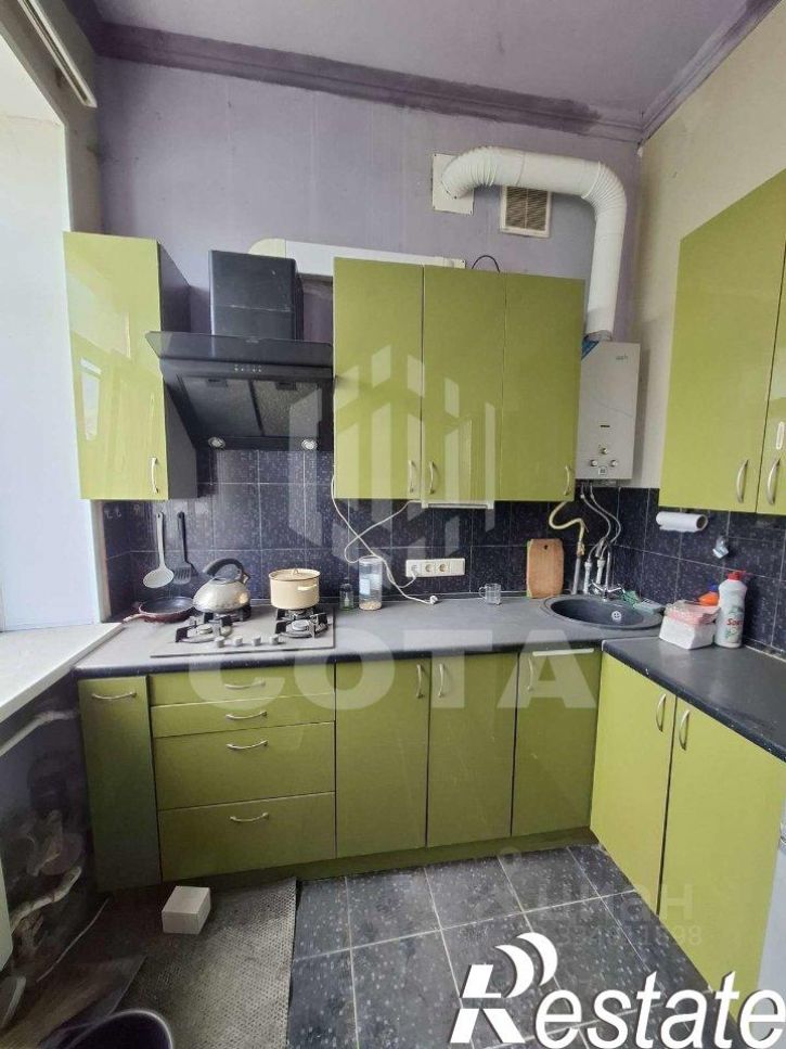 2-комн квартира улица Героев Стратосферы, 1,  д. 1