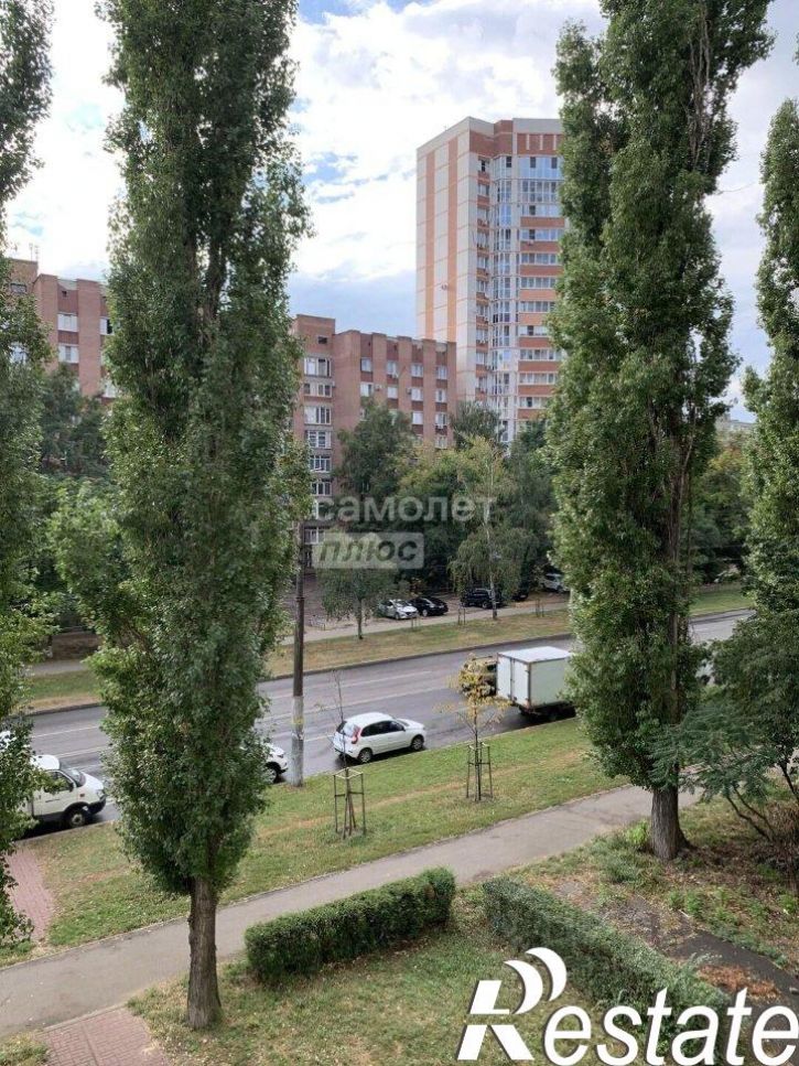 4-комн квартира улица Хользунова, 60,  д. 60
