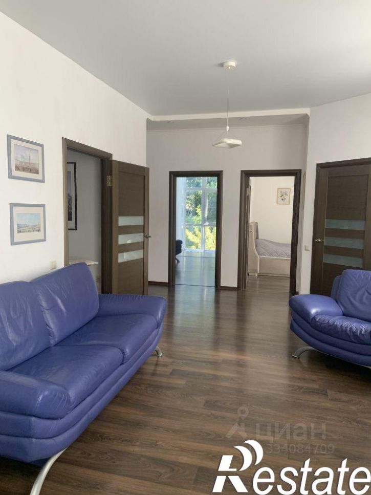 3-комн квартира улица Короленко, 34,  д. 34