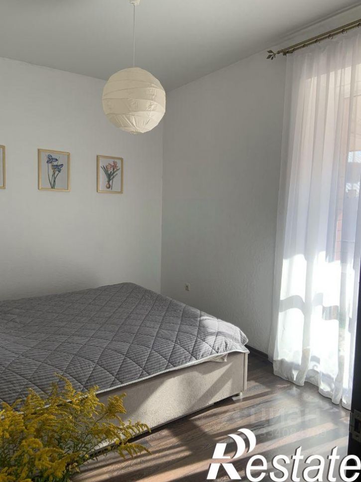 3-комн квартира улица Короленко, 34,  д. 34